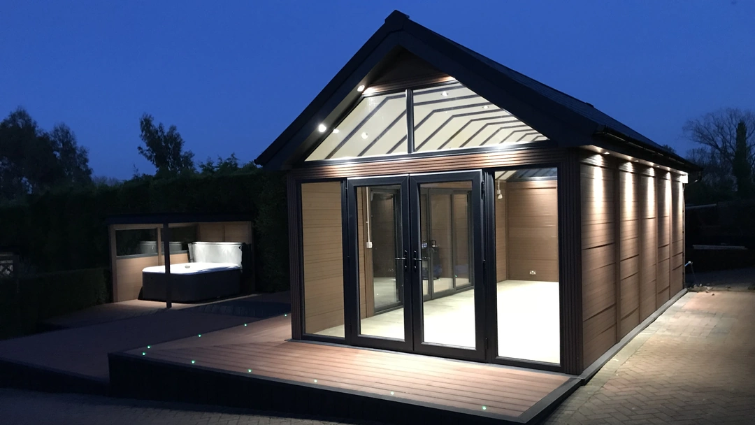 Lit up Summer House with lots of space to enjoy in the garden